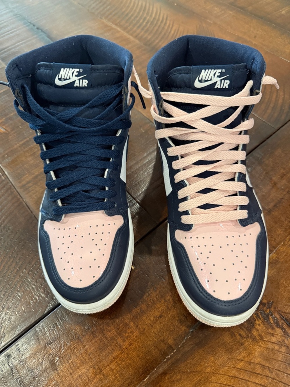 Nike Jordan 1’s bubblegum. Size 10 women’s 8.5 men’s.  Extra laces.